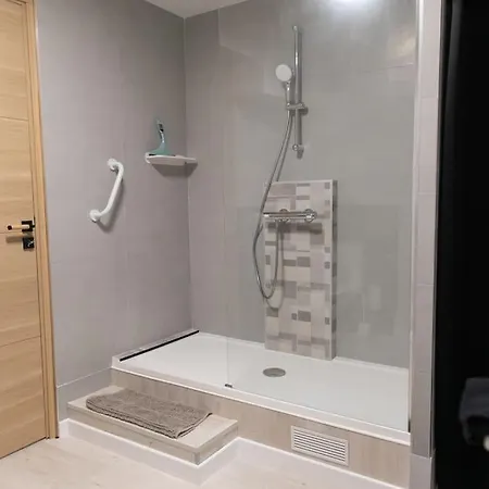 En Vieille Avec En Mezzanine