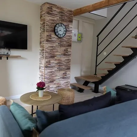 En Vieille Avec En Mezzanine