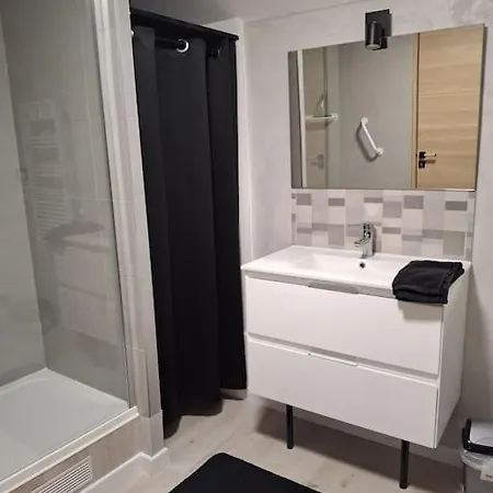 Apartment En Vieille Avec En Mezzanine *